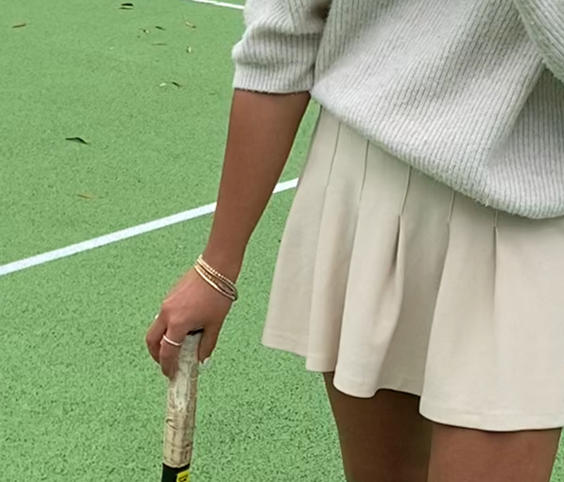 tennis player wearing tennis bracelet