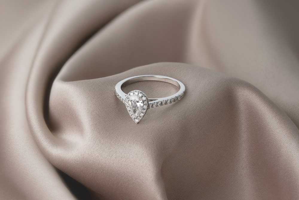https://news.thediamondstore.co.uk/wp-content/uploads/2019/10/Best-engagement-rings.jpg