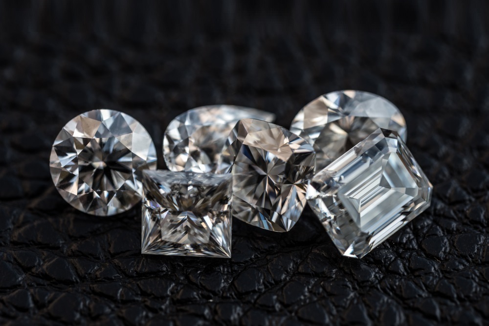 How to choose a diamond shape