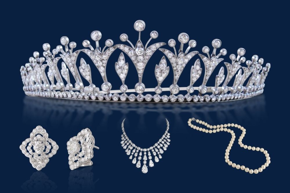 The crown store netflix jewelry